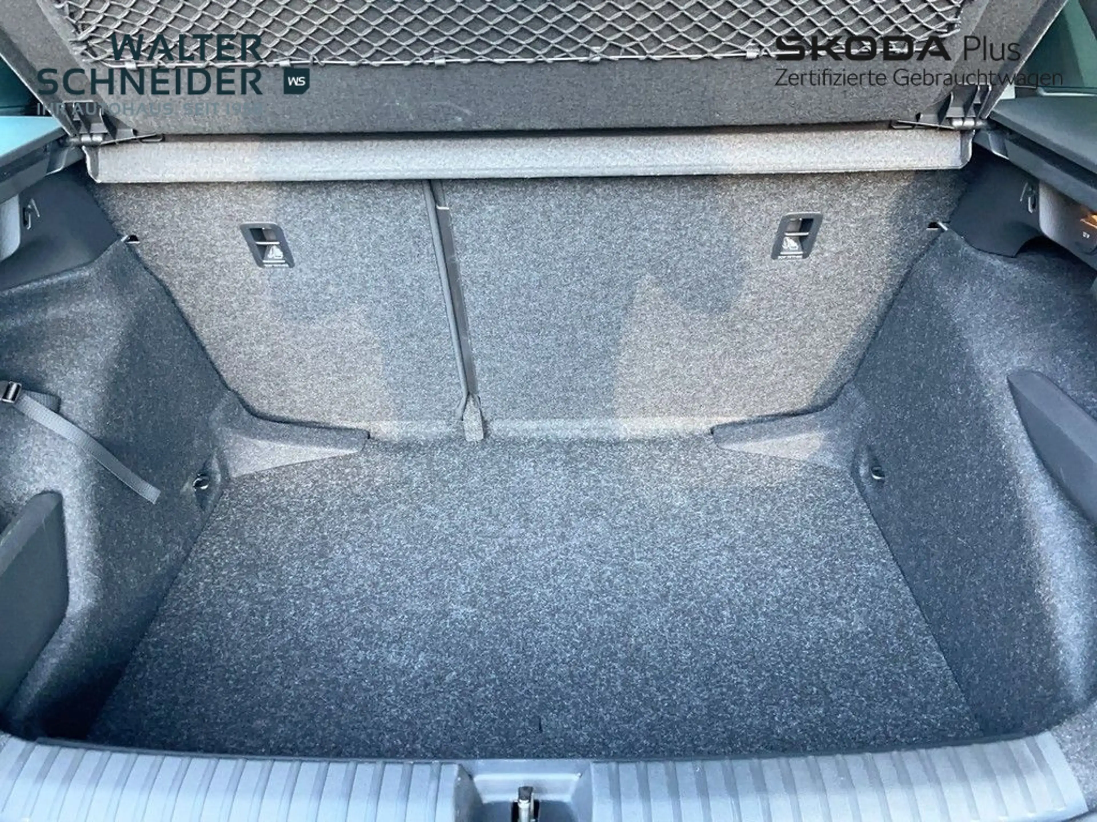 Skoda Kamiq 1.0 TSI Monte Carlo Navi LED Pano — photo 11