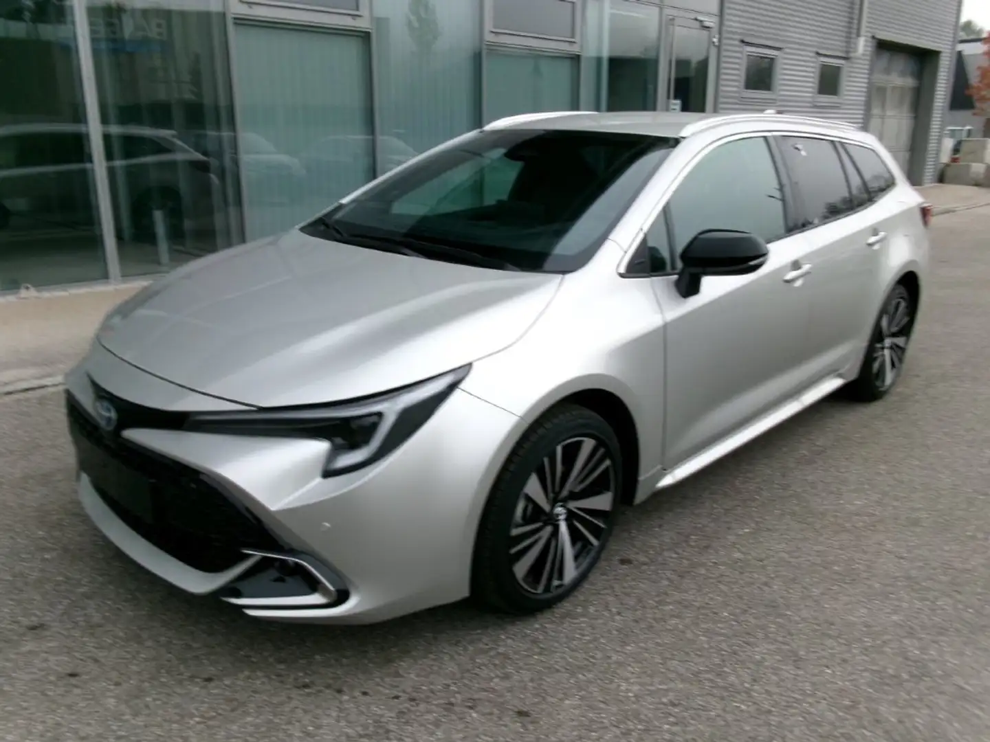 Toyota Corolla 1,8 Hybrid TS Active Drive !!! TOP FINANZIEREN Silber - 1