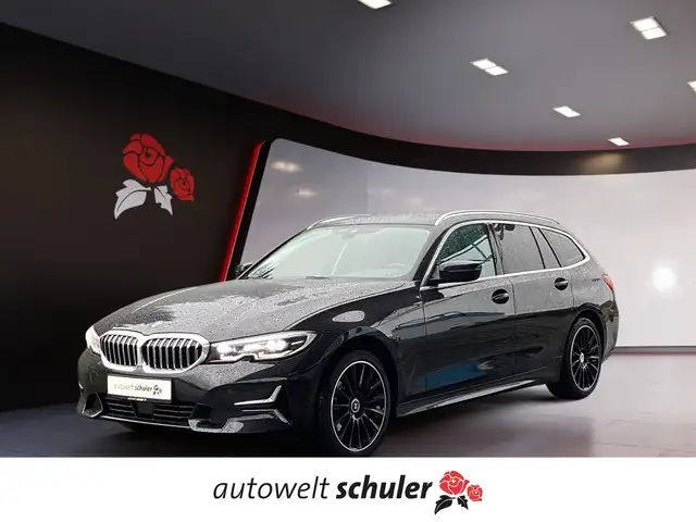 BMW 320 d xDrive Touring Luxury Line AHK Pano