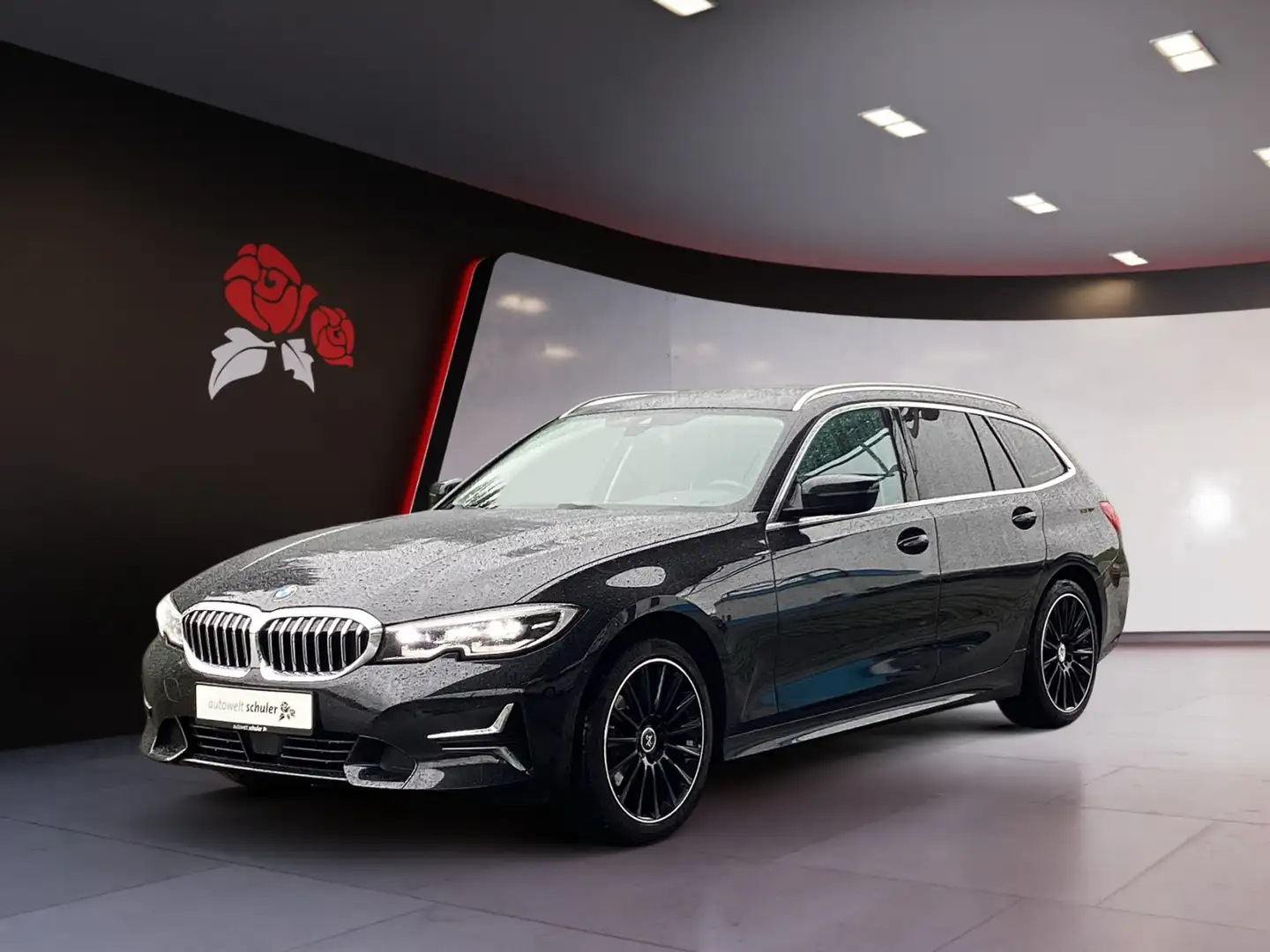 BMW 320 d xDrive Touring Luxury Line AHK Pano Noir - 2