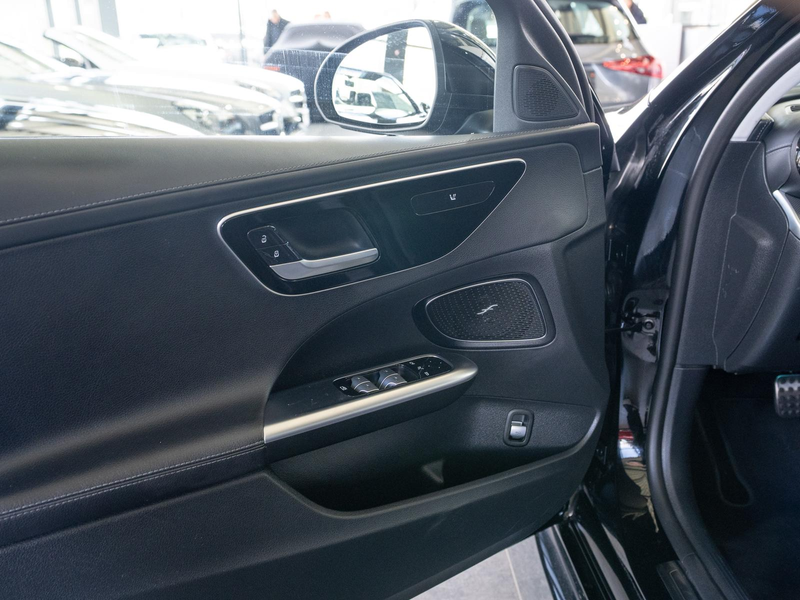 Mercedes-Benz C 220 C 220 d 4Matic T 9G-TRONIC *AMG*AHK*RFK*1.HAND* — photo 11