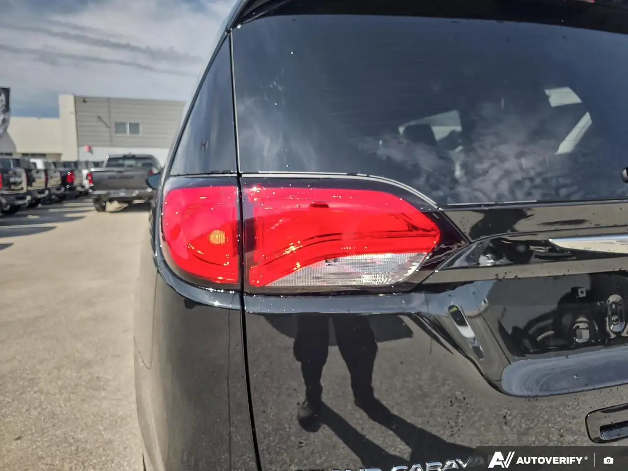 Chrysler Grand Caravan photo Chrysler Grand Caravan