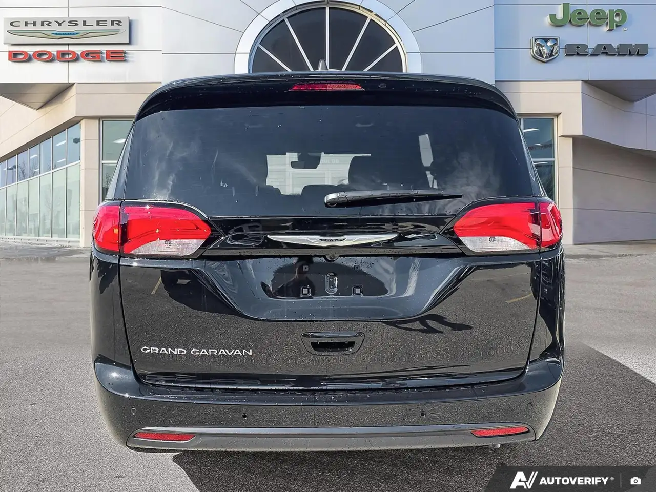 Chrysler Grand Caravan photo Chrysler Grand Caravan