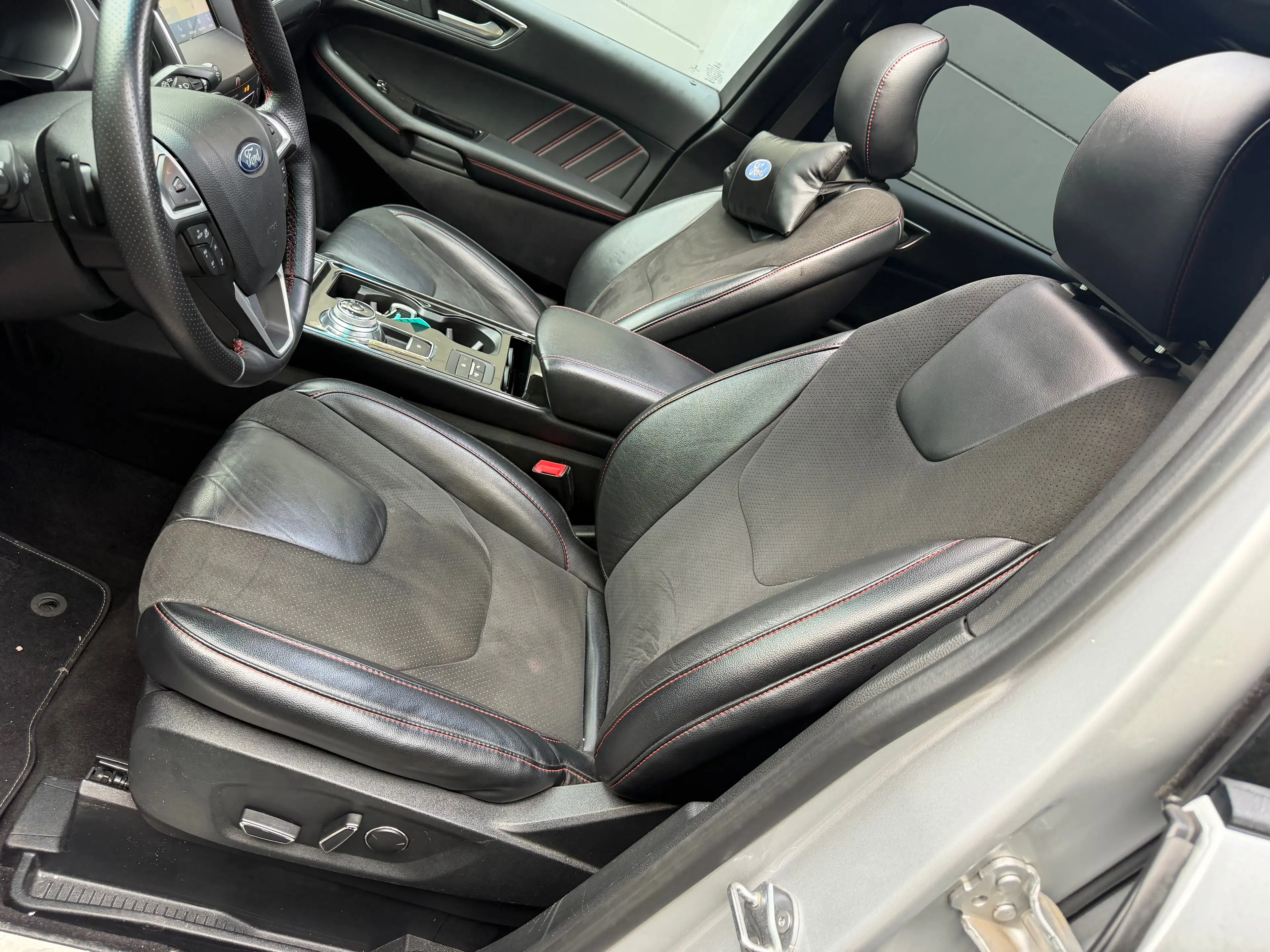 Ford Edge Edge 2.0 TDCi EcoBlue AWD ST-Line — photo 15