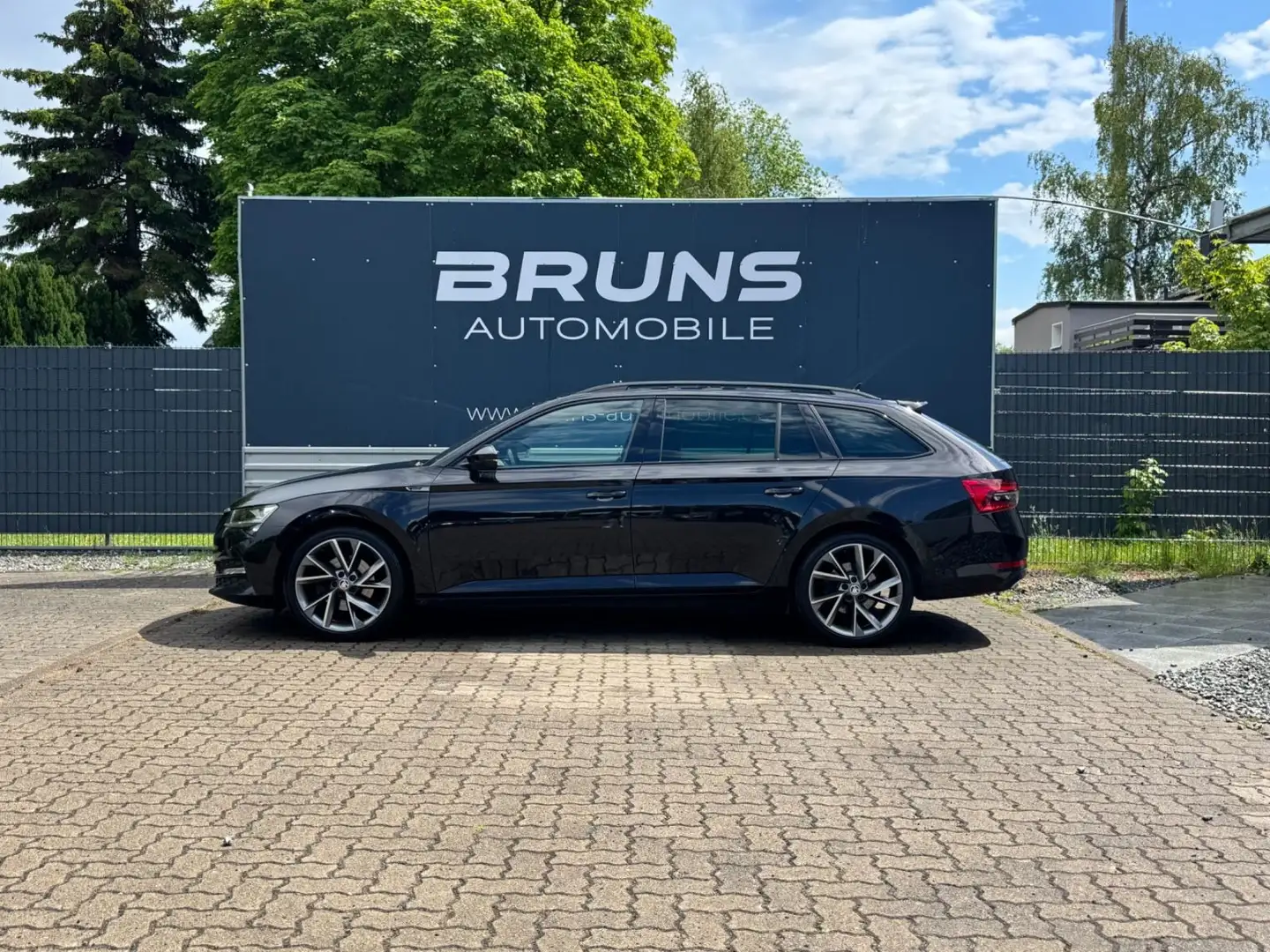 Skoda Superb Combi 1.4 TSI Hybrid Sportline iV AHK ACC Schwarz - 2