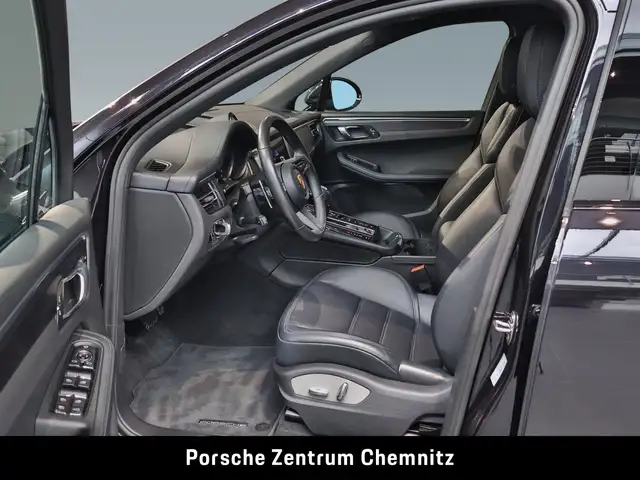 Porsche Macan view 12