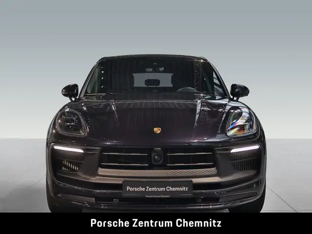 Porsche Macan view 4