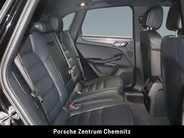 Porsche Macan view 8