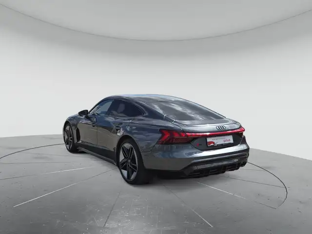 Audi e-tron GT view 3