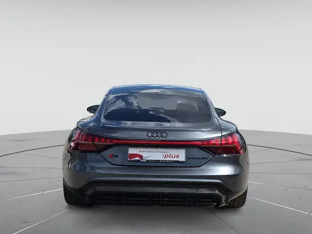 Audi e-tron GT view 7