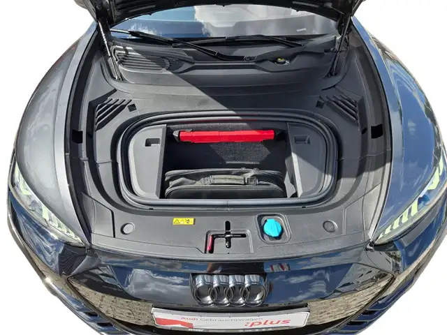 Audi e-tron GT view 12