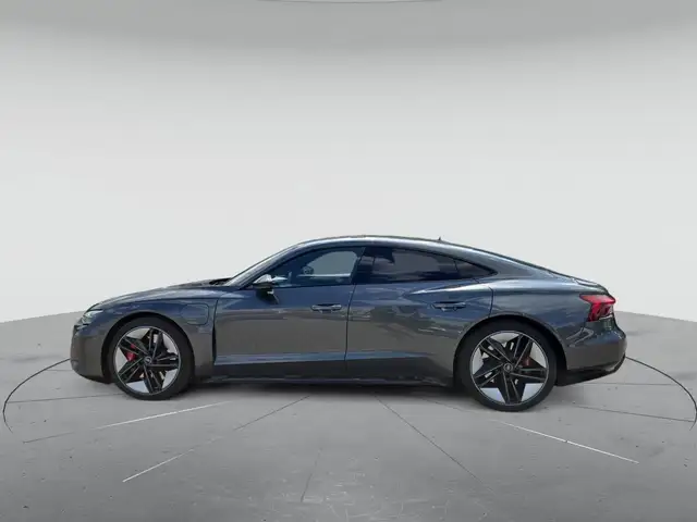 Audi e-tron GT view 6