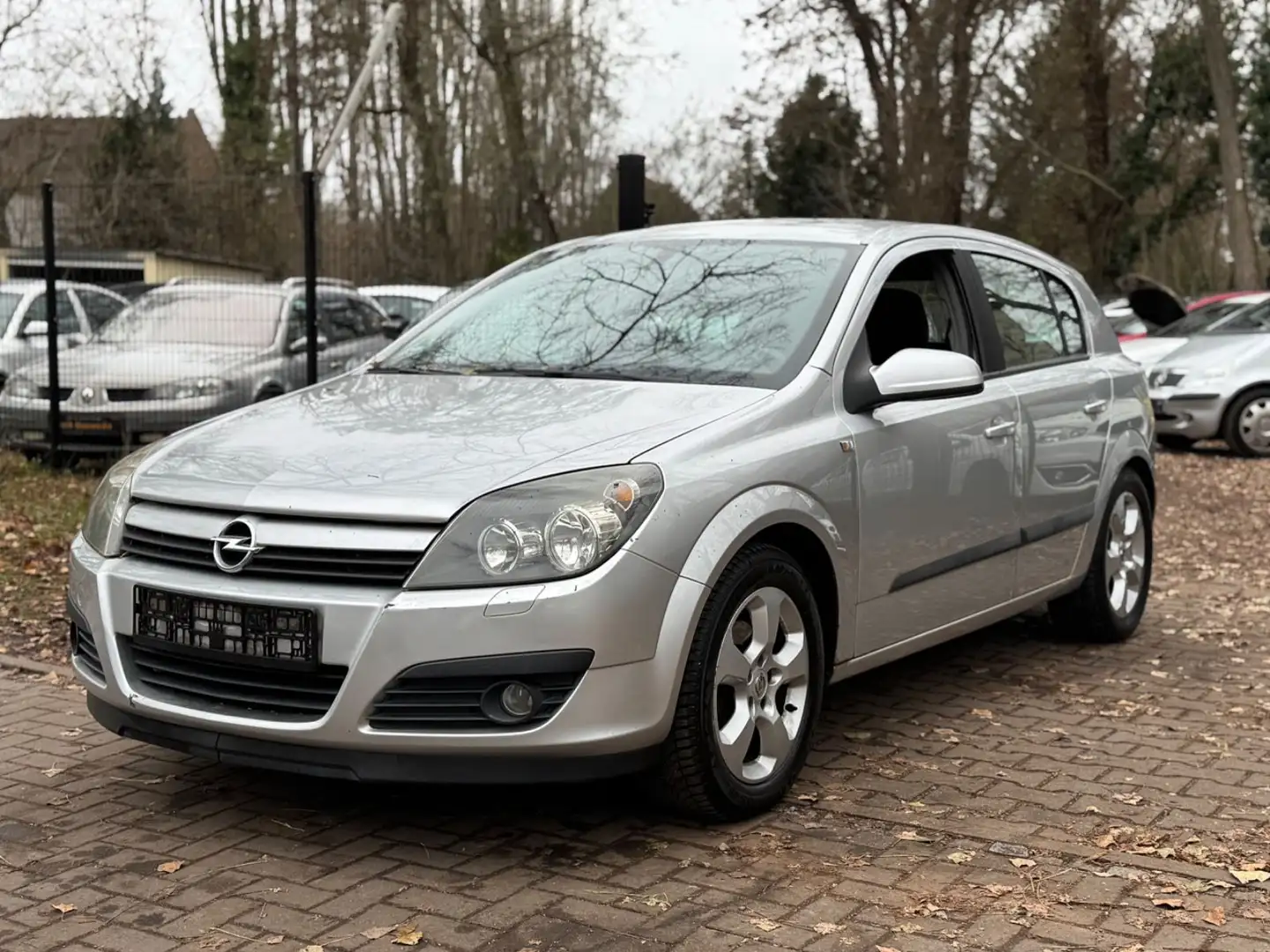 Opel Astra 1.6 Tüv & Service Neu Klima PDC Navigation Silber - 2