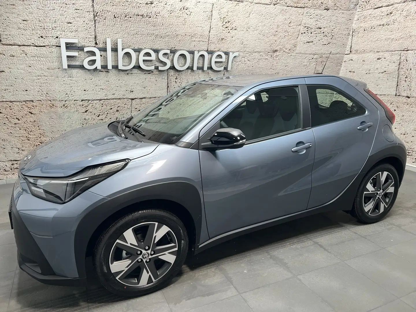 Toyota Aygo X 1,5 Hybrid Active Blau - 2