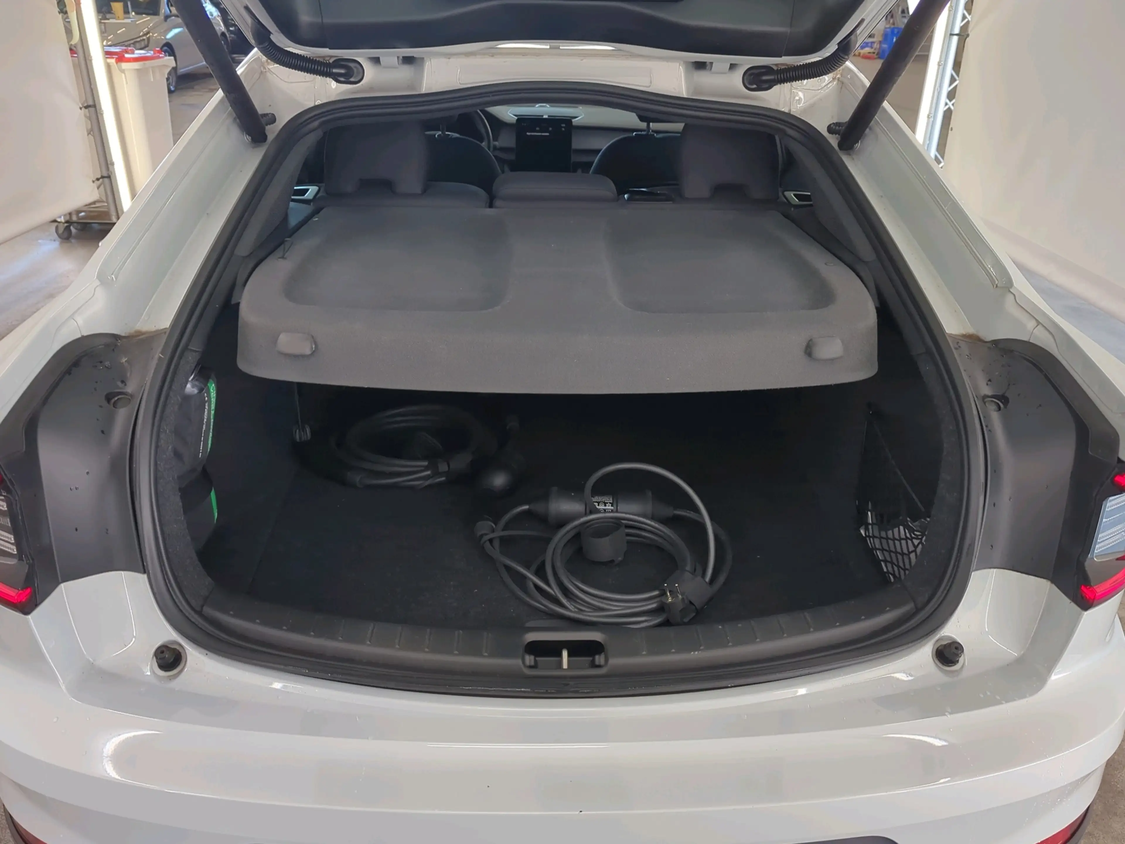 Polestar 2 78 kWh 231pk Long Range Single Motor |SOH % LED | — photo 15