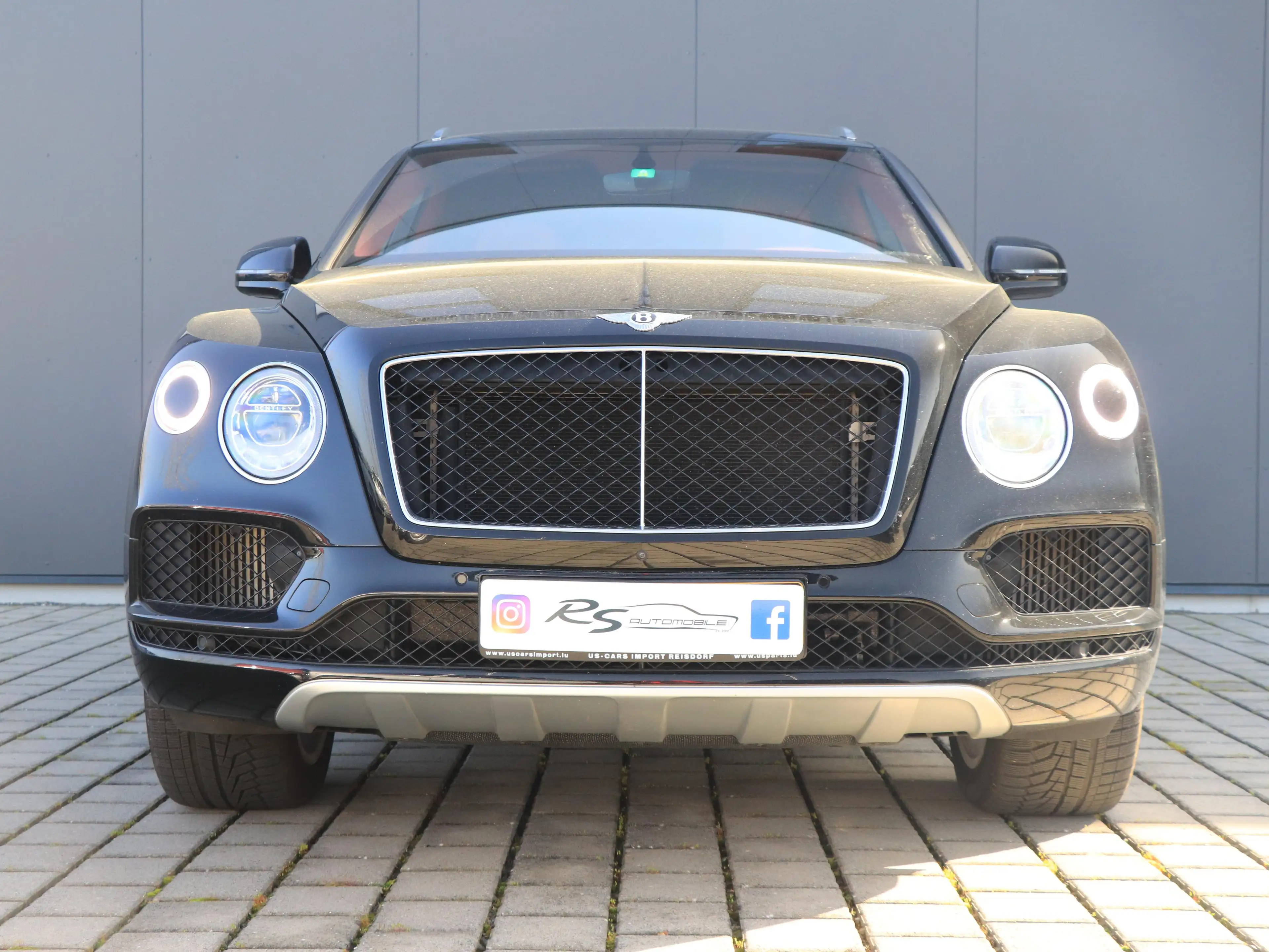 Bentley Bentayga Diesel Panorama Massage Dynamic Ride — photo 3
