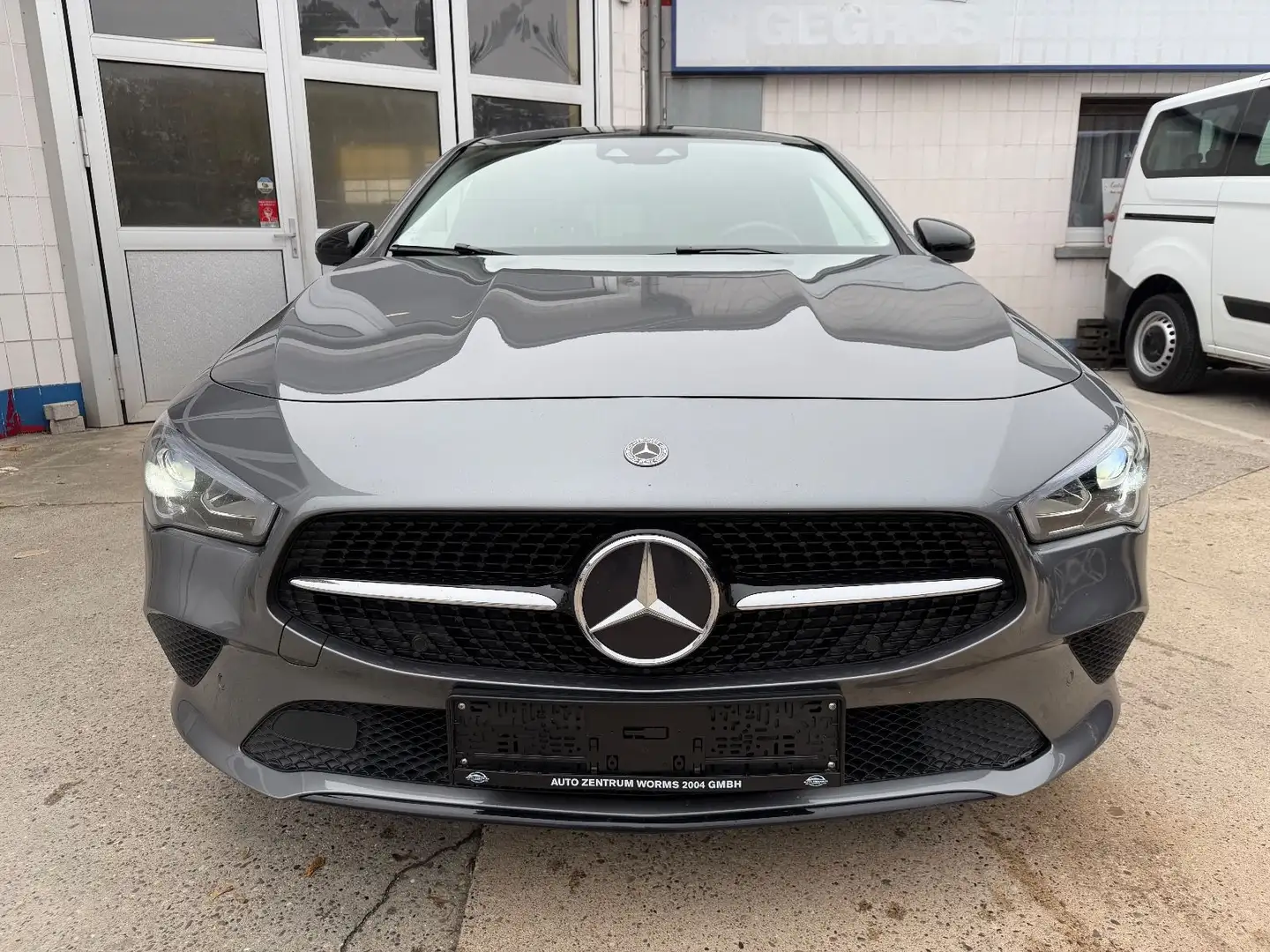 Mercedes-Benz CLA 200 *1.Hand* Grau - 2