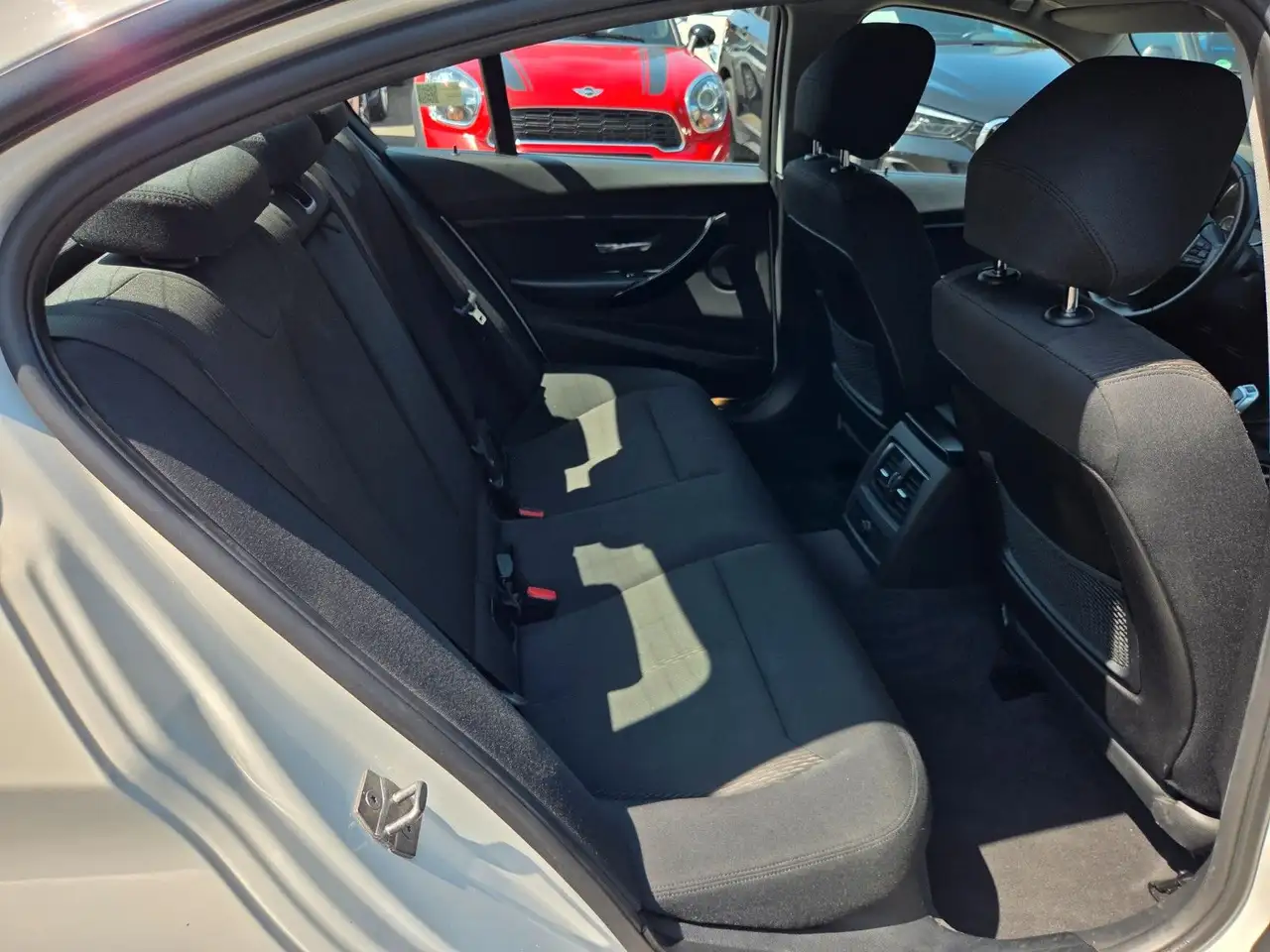 2018 BMW 318 d Limousine ~ LED ~ Navi ~ PDC, photograph 12