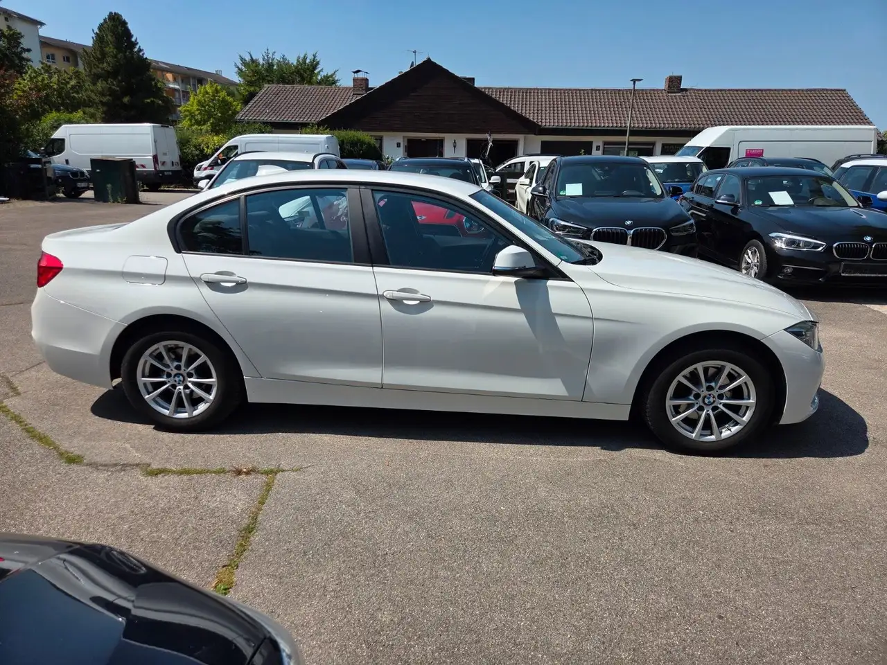 2018 BMW 318 d Limousine ~ LED ~ Navi ~ PDC, photograph 4