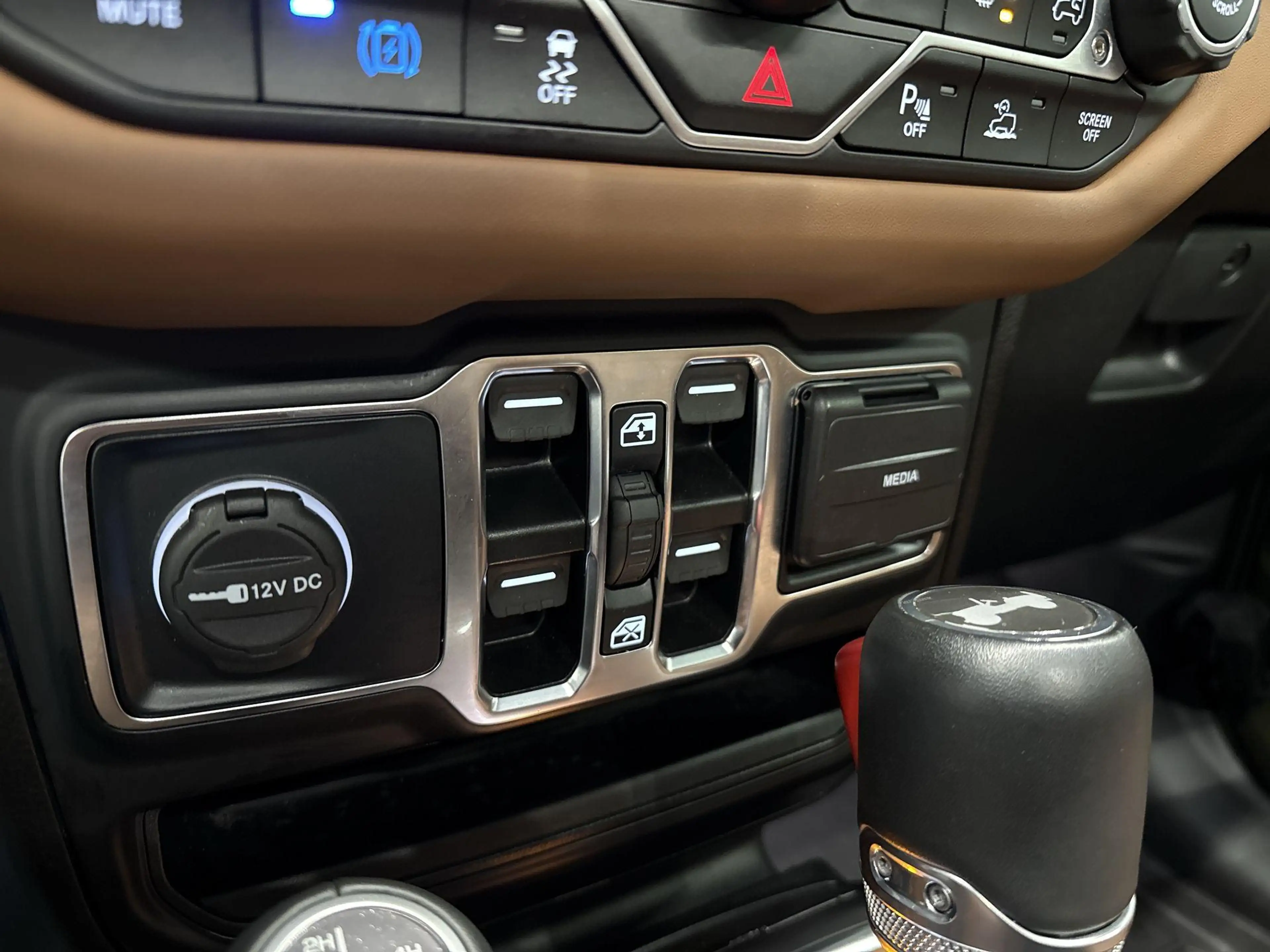 Jeep Wrangler Unlimited 4xe 380 Sahara PHEV | FACELIFT | EL. STO — photo 42