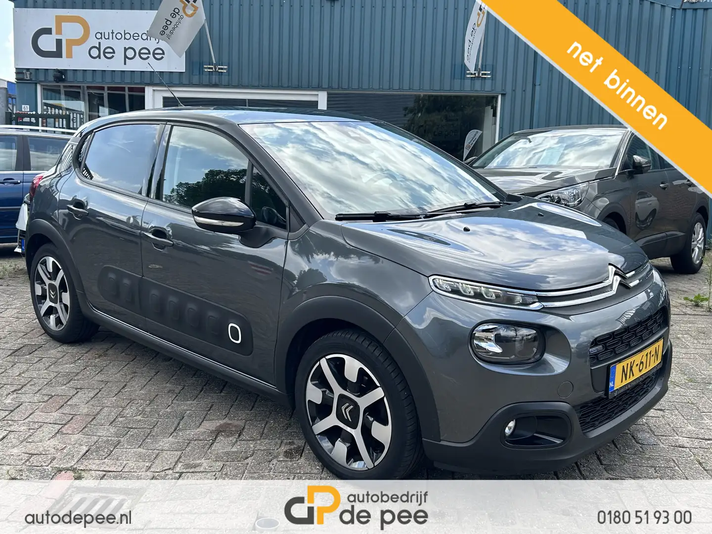 Citroen C3 1.2 PureTech Shine GARANTIE/CLIMA/CARPLAY/NAVI/CAM Grijs - 1