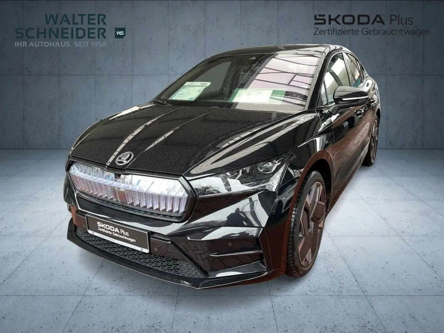 Skoda Enyaq Coupé 4x4 RS Suite Navi AHK Pano Schwarz - 2