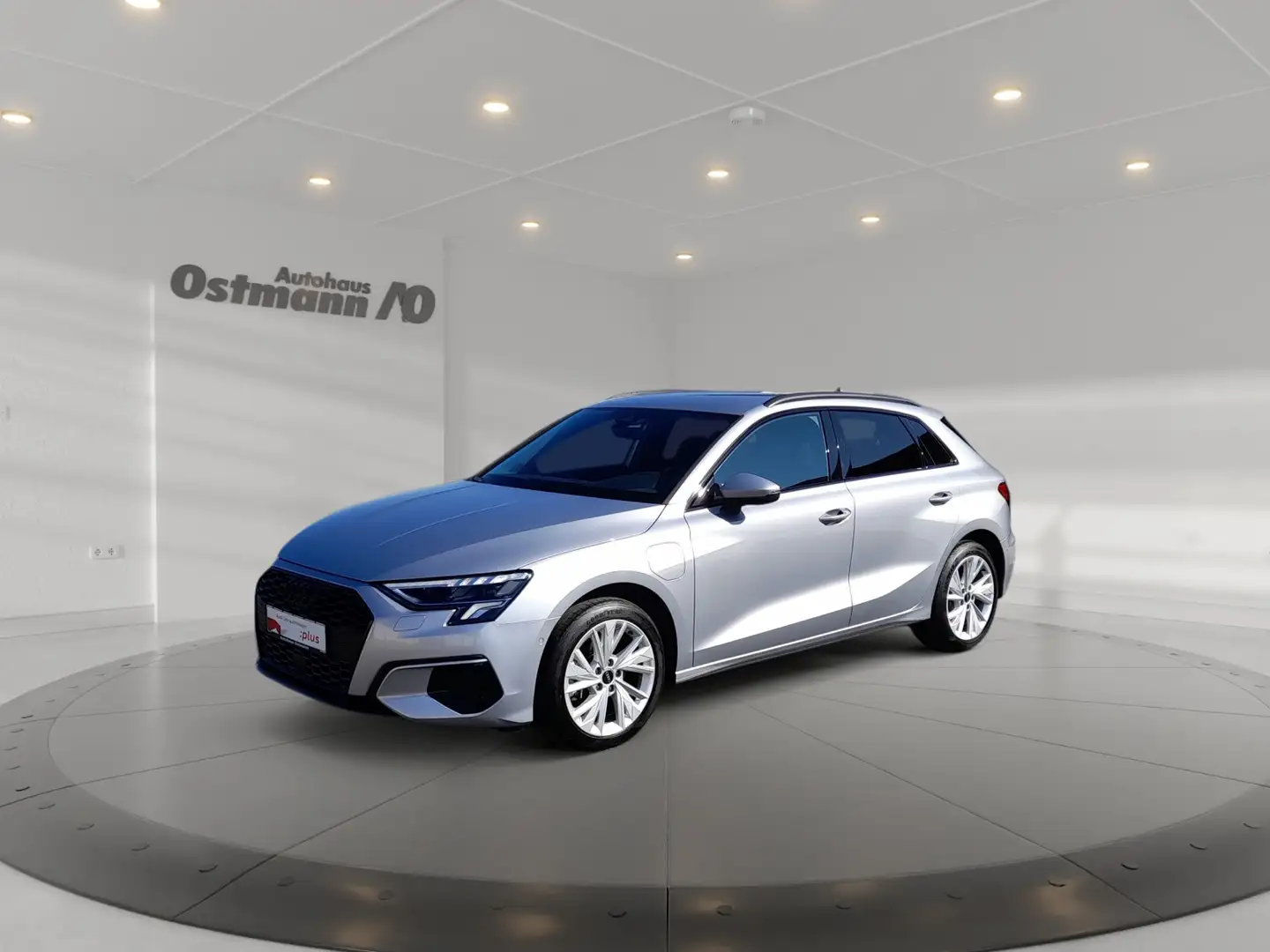Audi A3 Sportback 40 TFSI e advanced AHK ACC LED SHZ Silber - 2