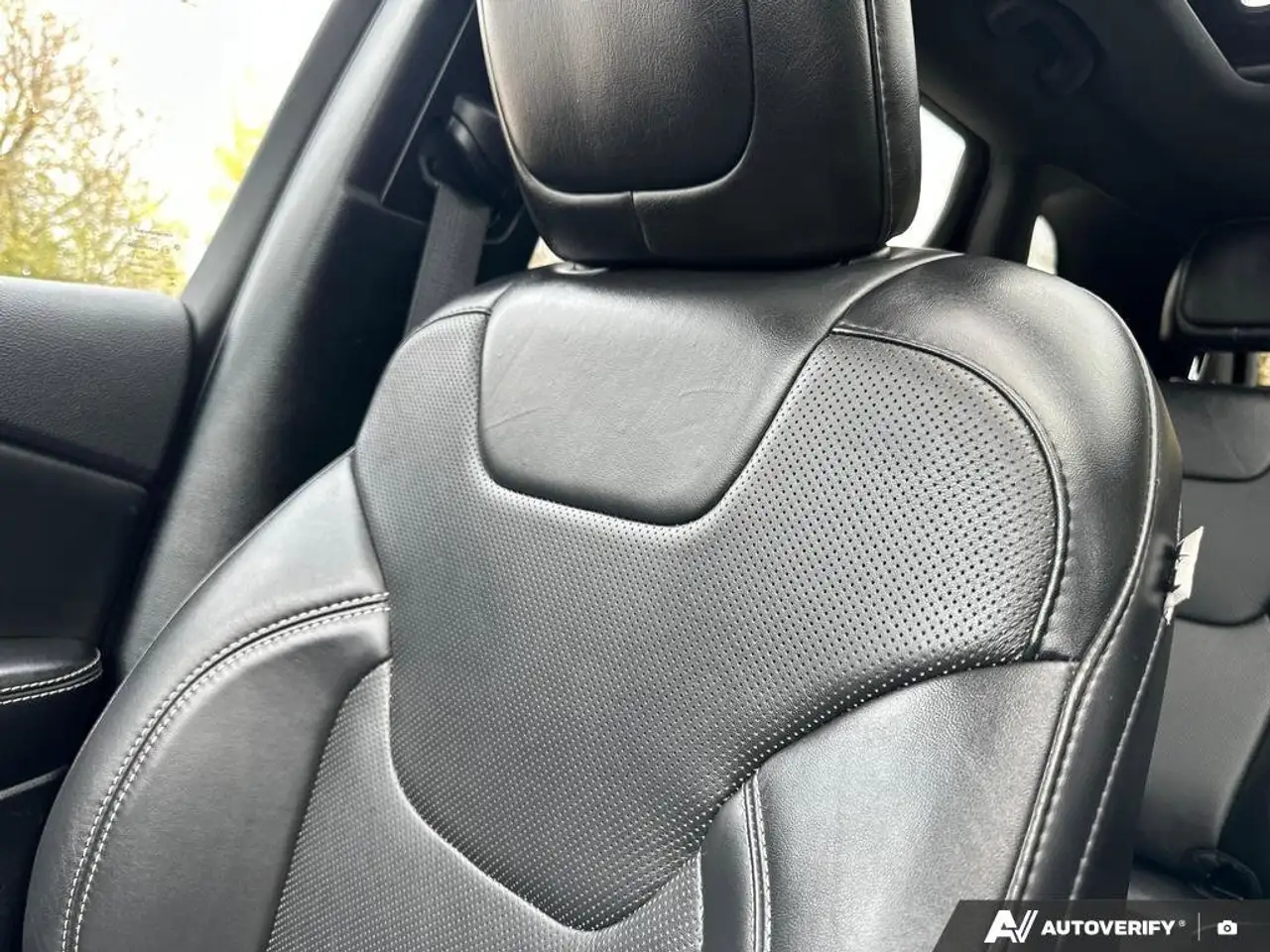 Jeep Cherokee снимка Jeep Cherokee