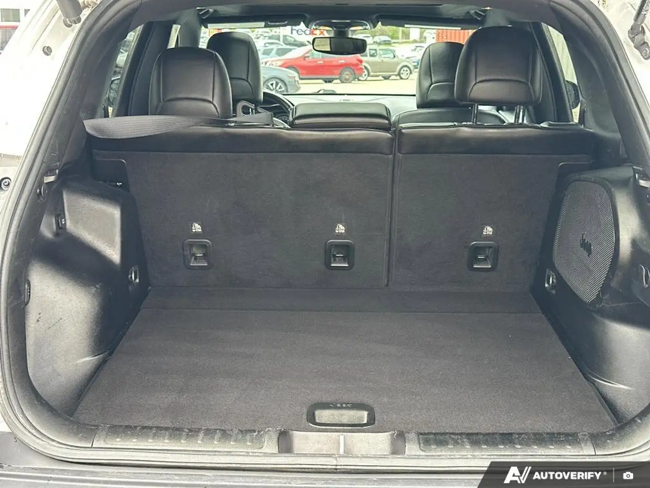 Jeep Cherokee снимка Jeep Cherokee