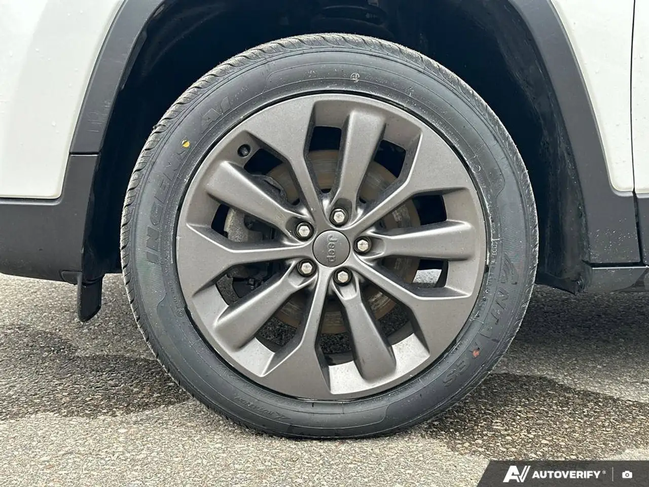Jeep Cherokee снимка Jeep Cherokee