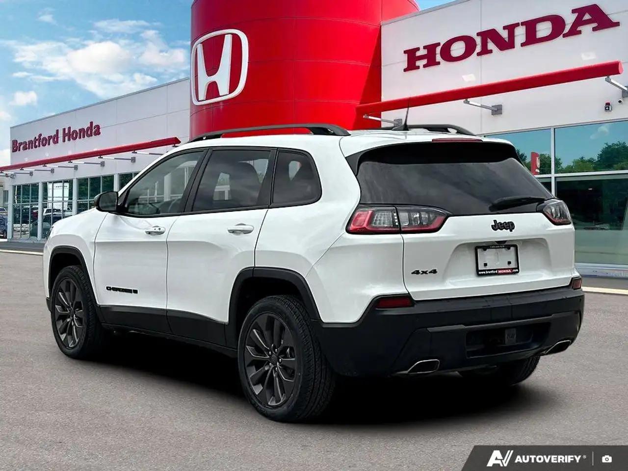 Jeep Cherokee снимка Jeep Cherokee