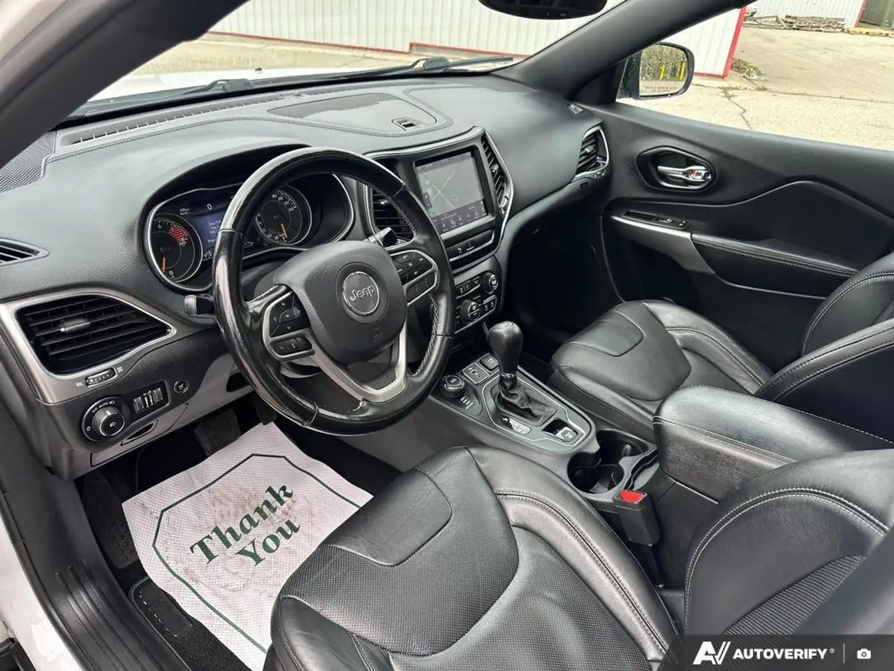 Jeep Cherokee снимка Jeep Cherokee