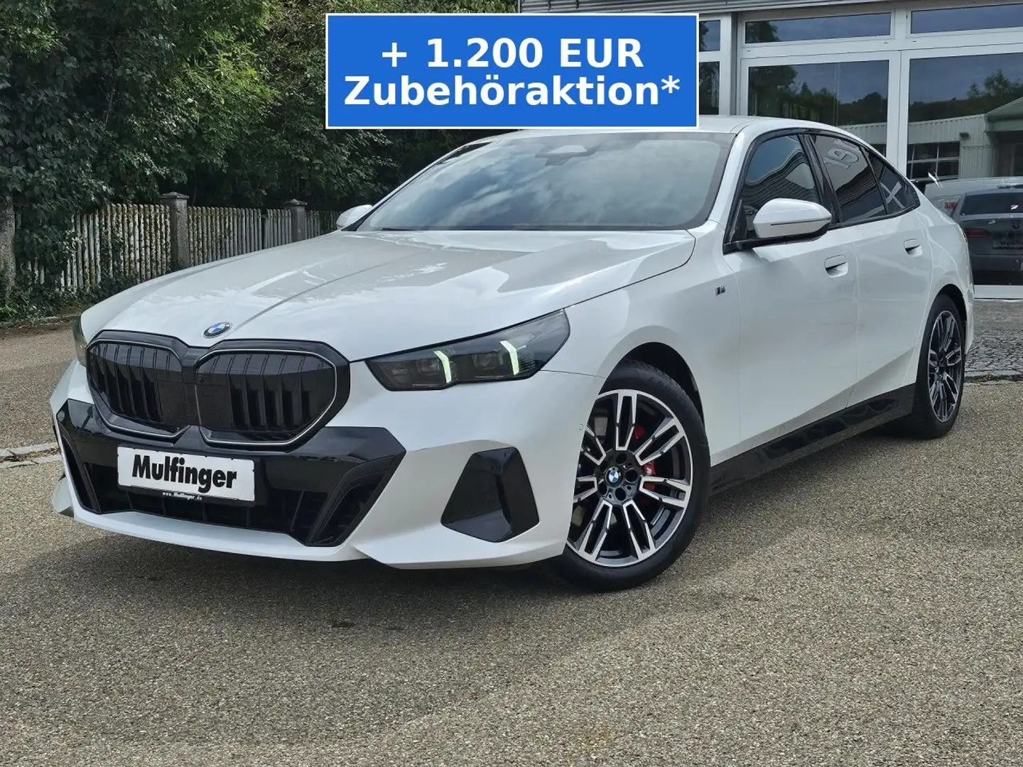 BMW 520 i M Sport Pro ACC ParkProf.IconGlow HUD AHK LED Weiß - 2