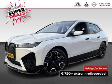 xDrive40 High Executive 77 kWh | Pano | Elek Trekh