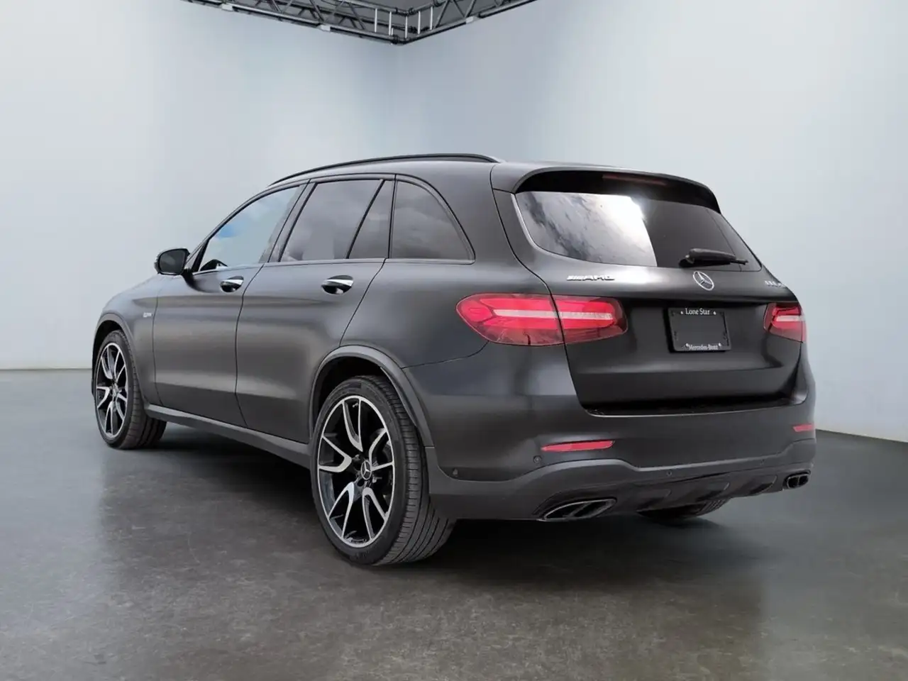 Mercedes-Benz GLC снимка Mercedes-Benz GLC