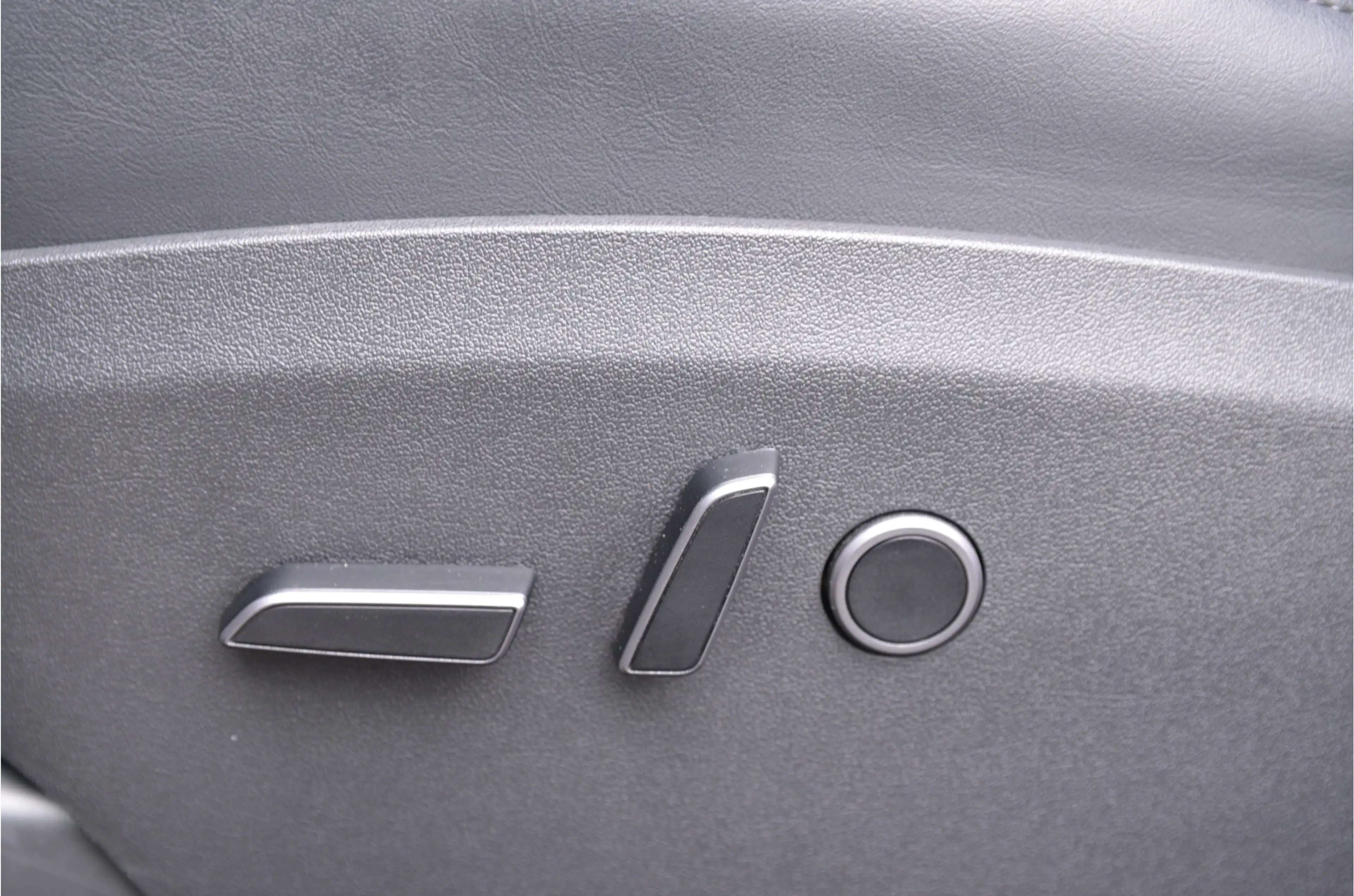 Tesla Model Y Long Range AWD 75 kWh AutoPilot3.0 Ryzen — photo 4