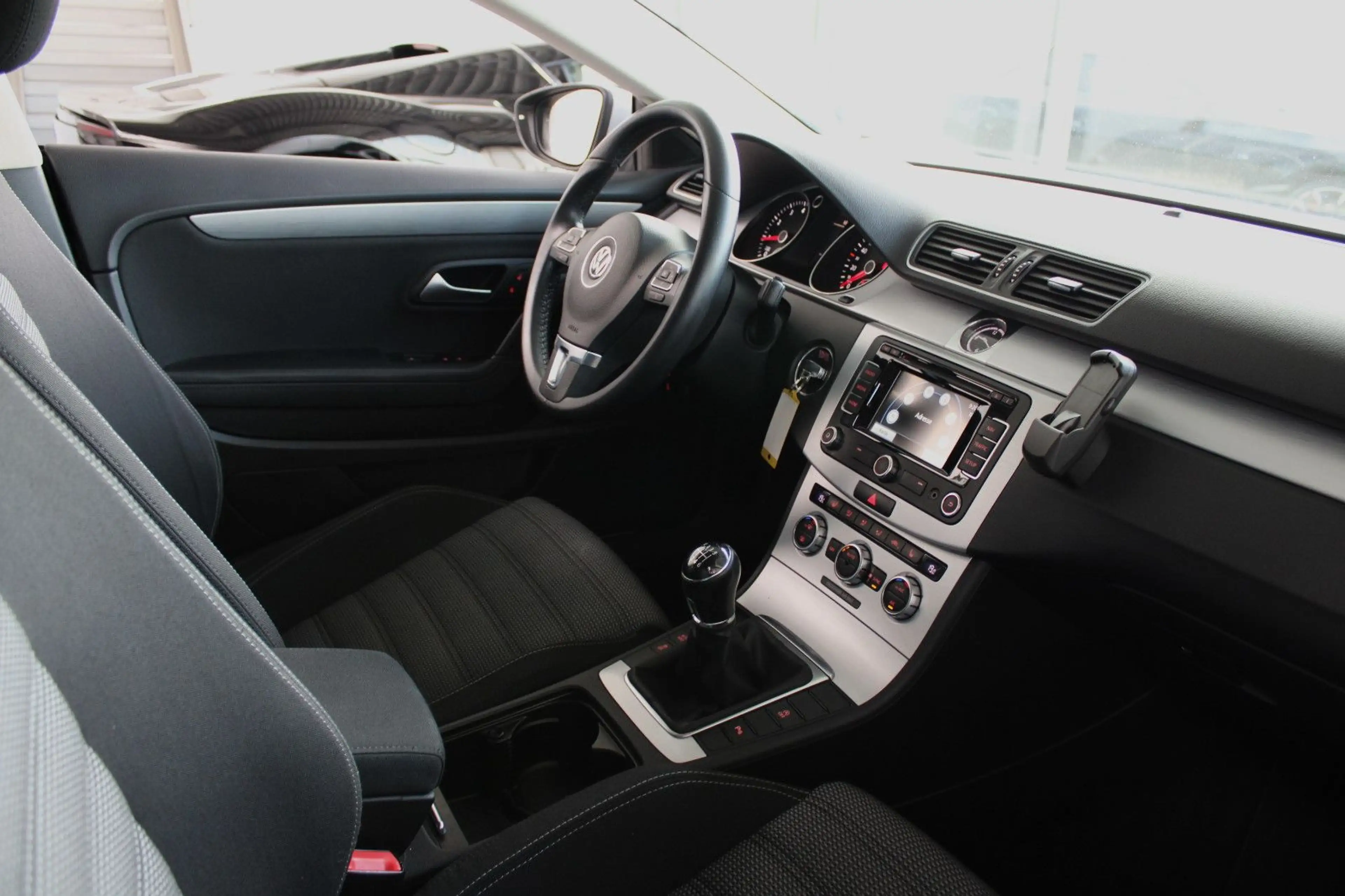 Volkswagen CC 1.4 TSI BMT Bi-XENON/NAVI/PDC/5-SITZER + 17" — photo 6