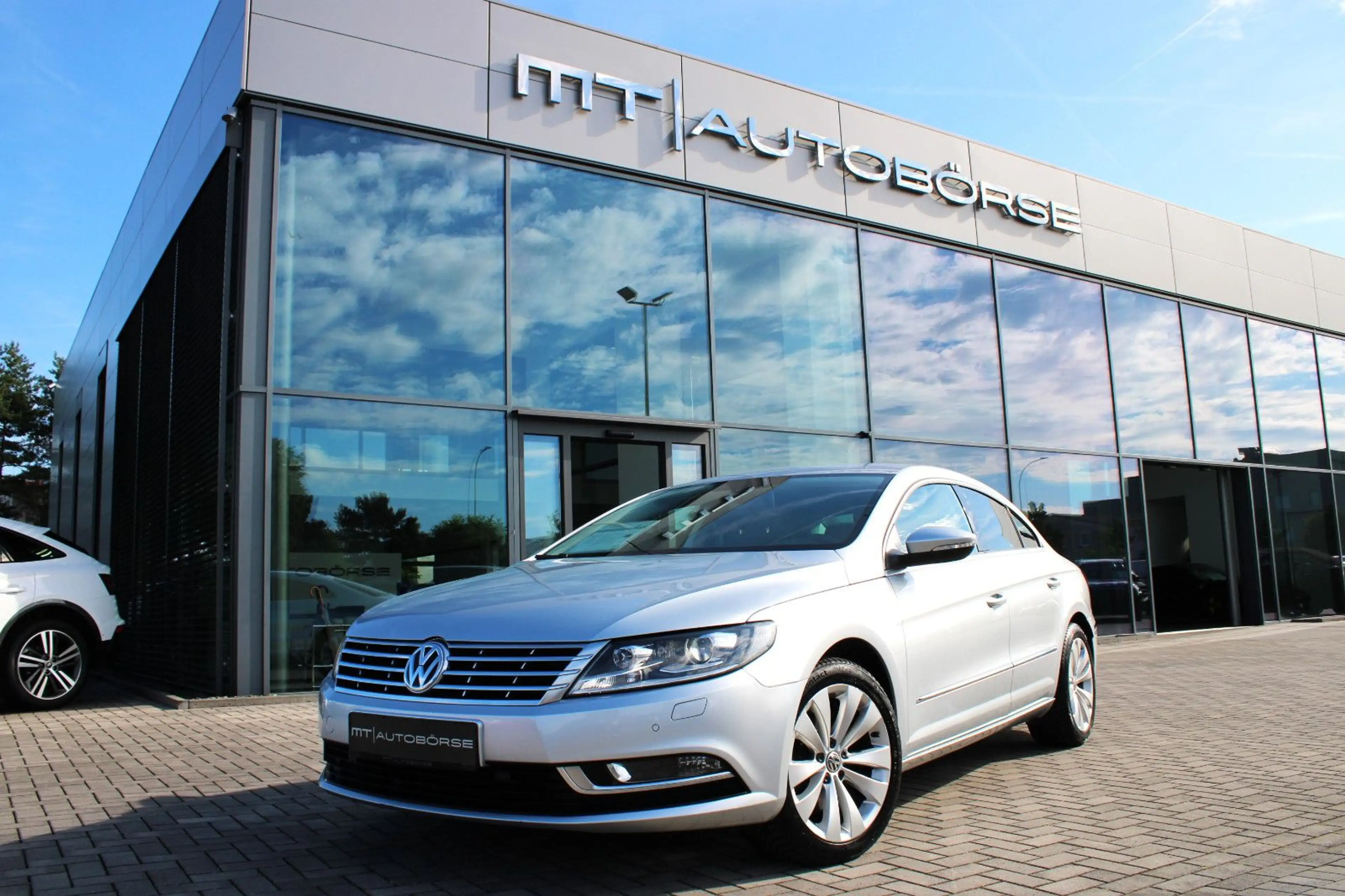 Volkswagen CC 1.4 TSI BMT Bi-XENON/NAVI/PDC/5-SITZER + 17"