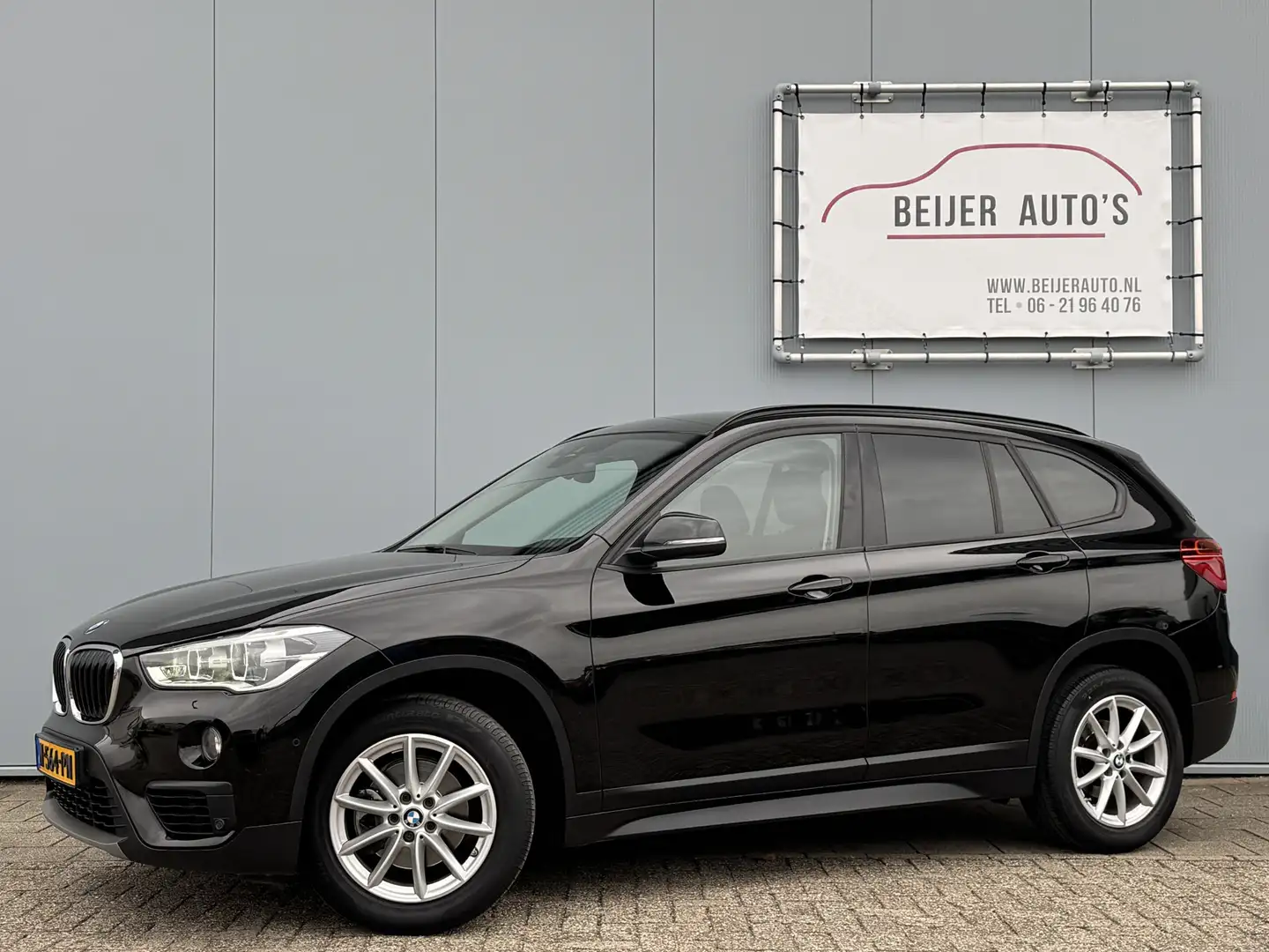 BMW X1 sDrive18i High Executive Automaat Navigatie/LED. Noir - 1