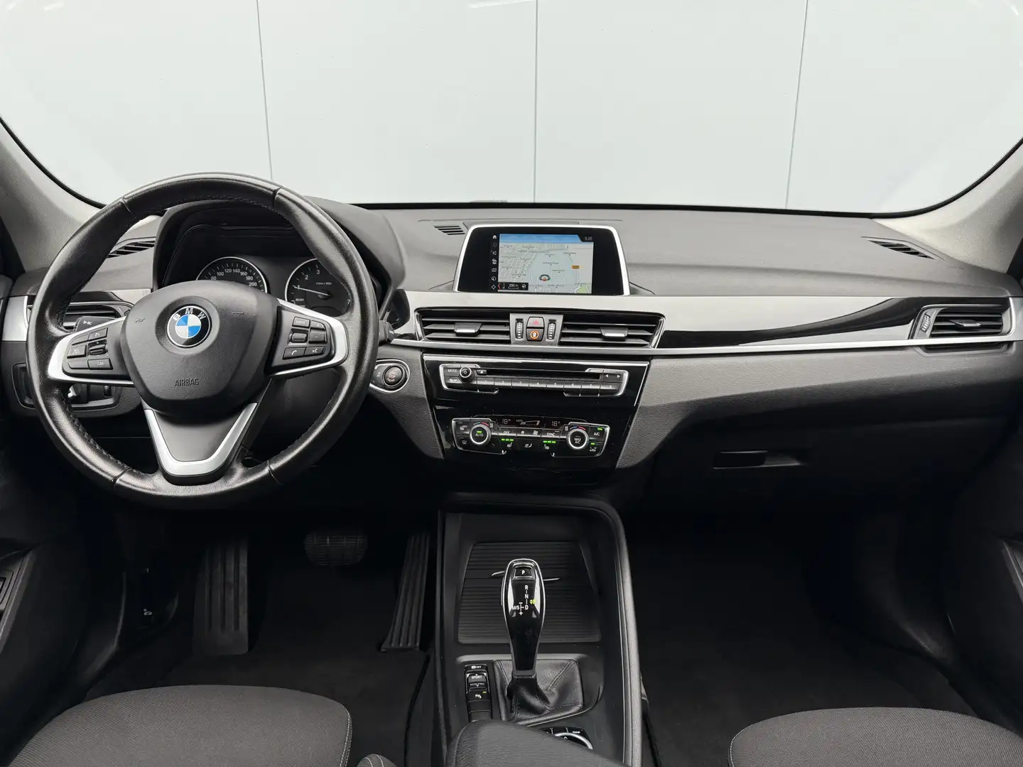 BMW X1 sDrive18i High Executive Automaat Navigatie/LED. Noir - 2