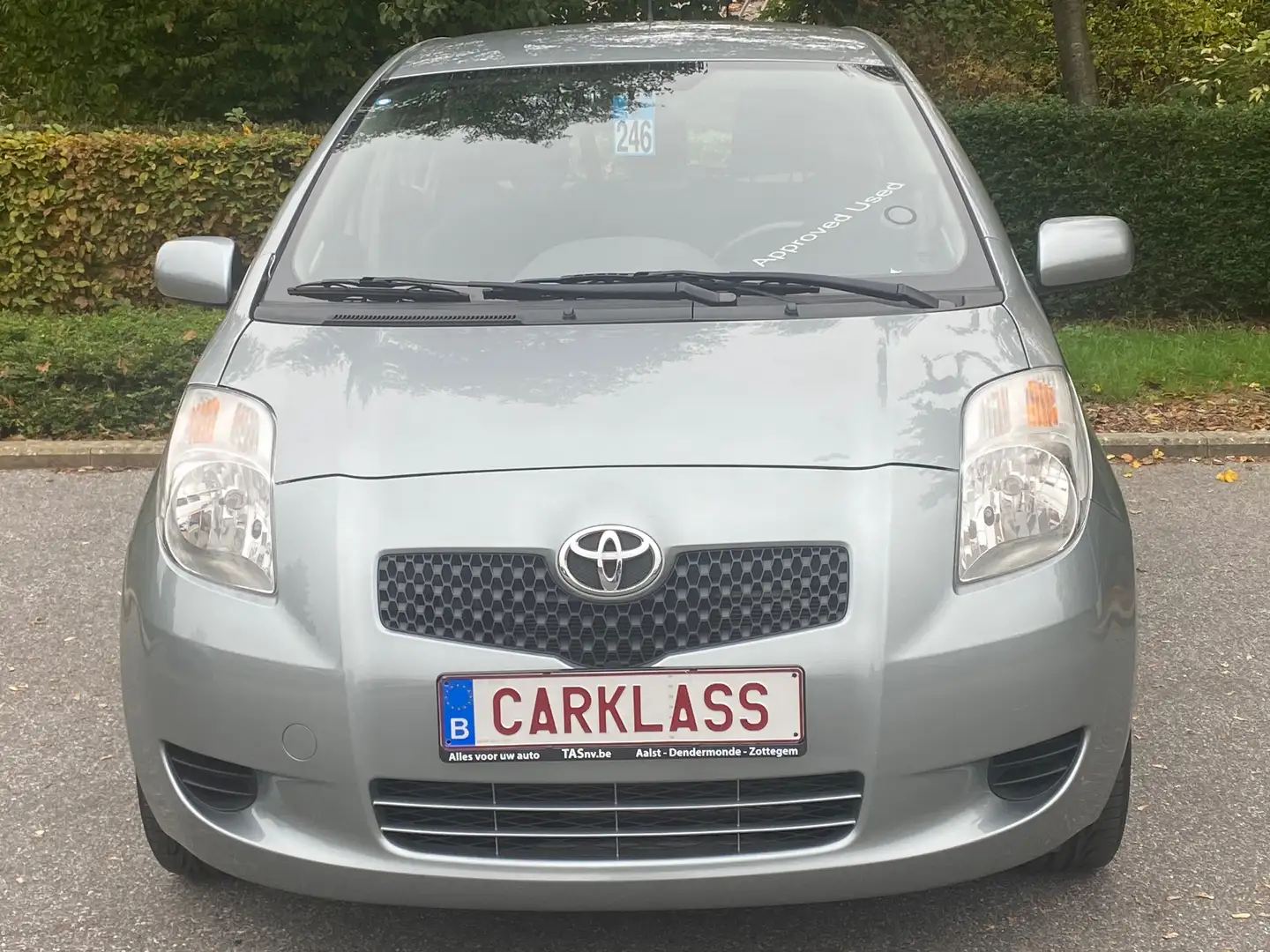 Toyota Yaris Yaris 1.3i VVT-i 16v Linea Sol AUTOMAAT Argent - 1