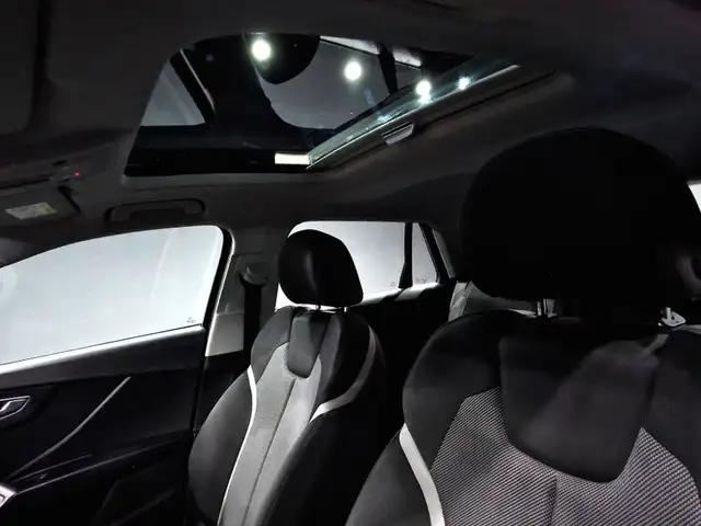 Audi Q2 view 10