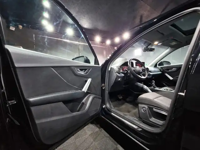 Audi Q2 view 9