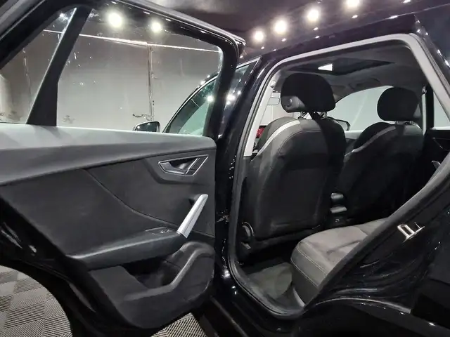 Audi Q2 view 9
