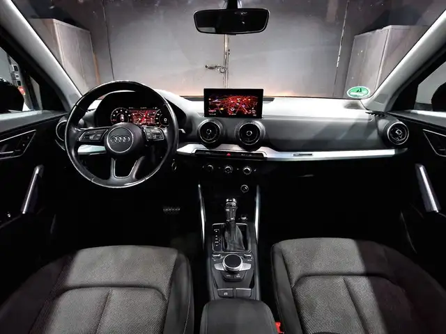 Audi Q2 view 6