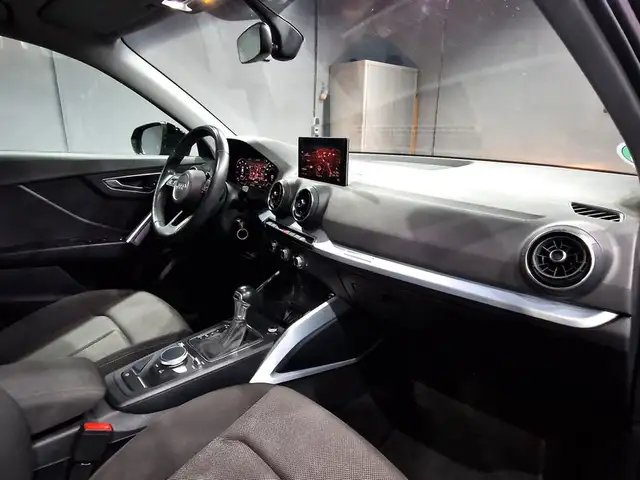 Audi Q2 view 12