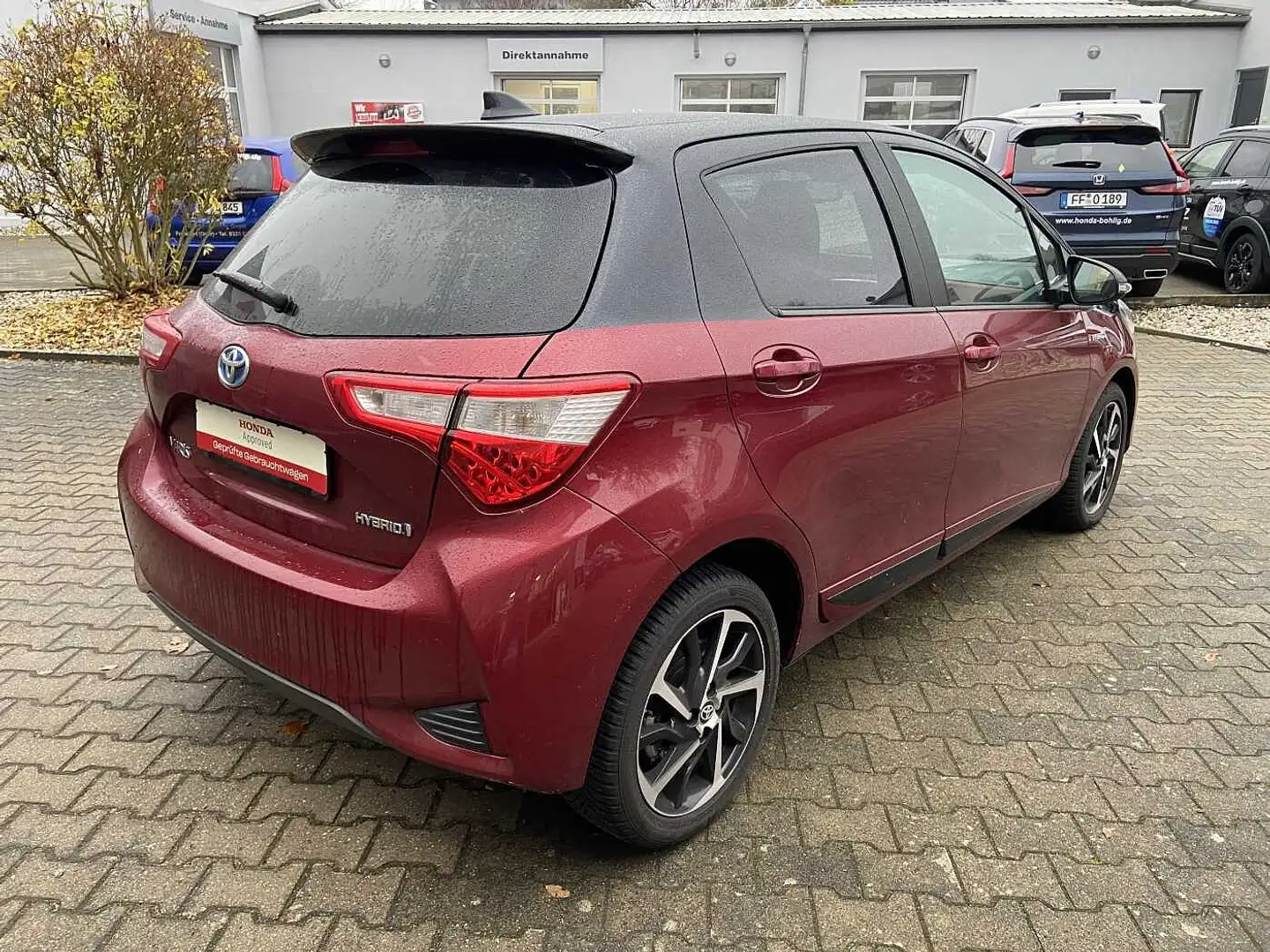 Toyota Yaris Hybrid 1.5 VVT-i Style Selection Rouge - 2