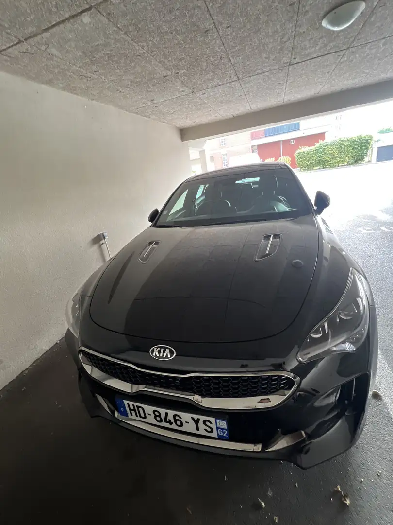 Kia Stinger - 1