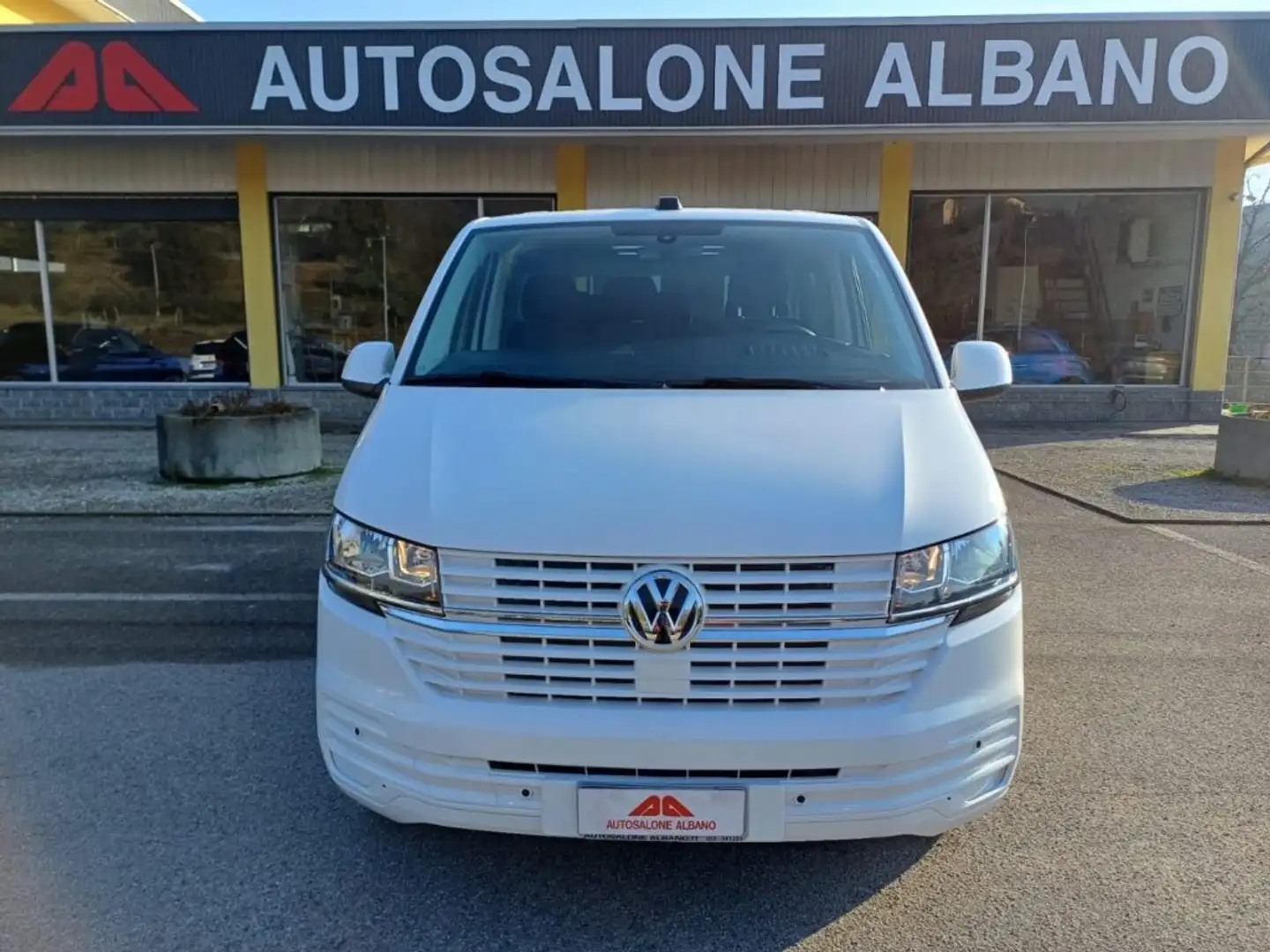 Volkswagen Caravelle 2.0 TDI 150CV PC Comfortline 9 POSTI Alb - 2