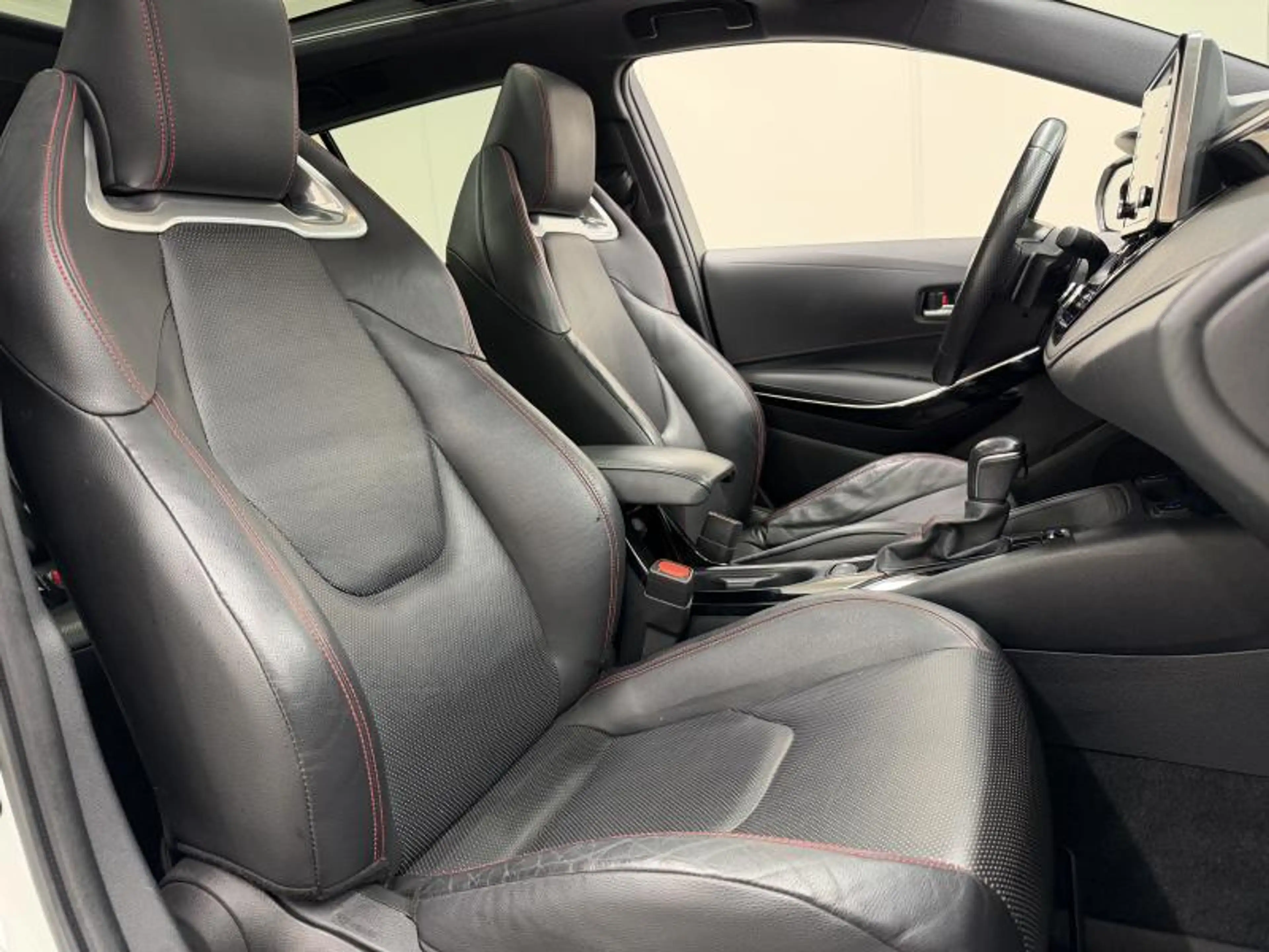Toyota Corolla GR Sport Plus — photo 14